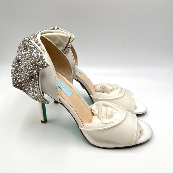 Betsey Johnson Shoes - Betsey Johnson Womens Size 8 Blaze White Ivory Jeweled Bow Heels Pumps Shoes